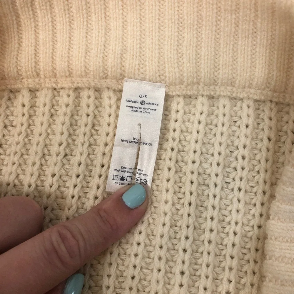 LULULEMON Falling Freely Neck Warmer Merino Wool Scarf Angel Wing Size OS WARM